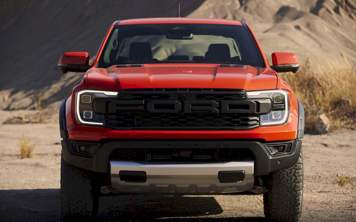Ford Ranger Raptor 2023 thế hệ mới ra mắt: Siêu bán tải cho người chịu chơi